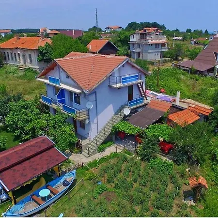 Къща за гости Rezos 3*