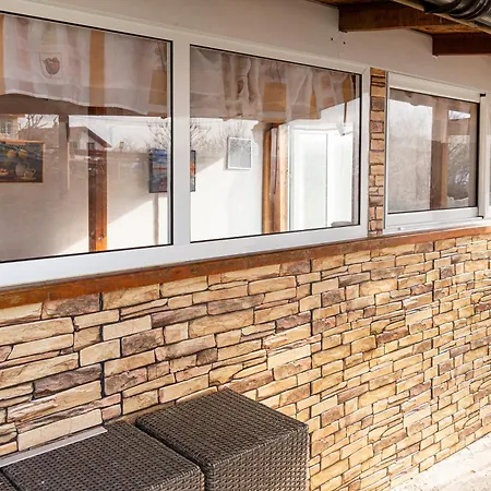 Rezos Πανσιόν